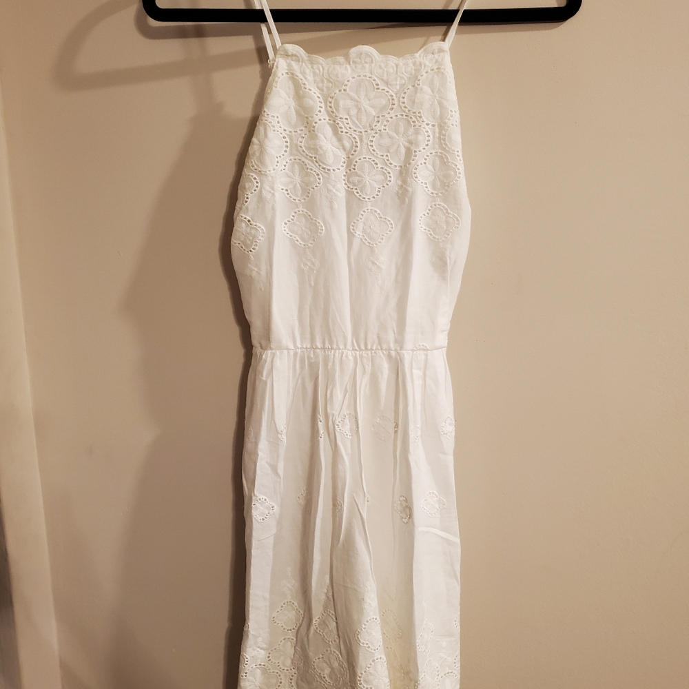 White criss-cross back Dress